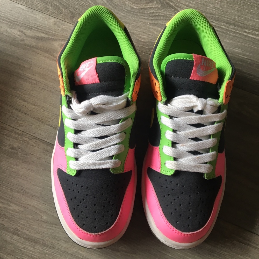 Nike Dunk Low - Picture 5 of 8
